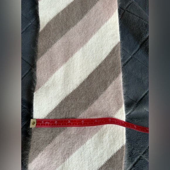 Angora/Wool Scarf - Picture 5 of 7